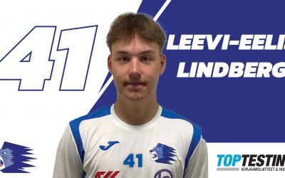 Leevi-Eelis Lindberg Akaa Futsalin paitaan
