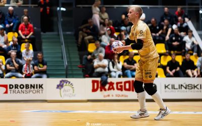 Antti Koivumäki Akaa Futsalin paitaan